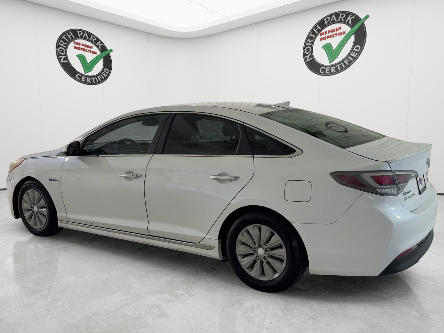Used 2016 Hyundai Sonata SE FWD image 3