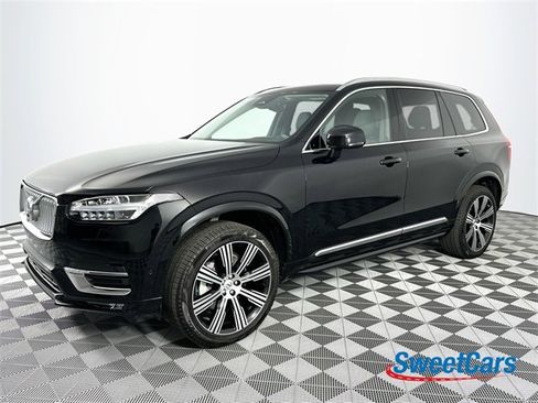Used 2025 Volvo XC90 B6 Ultra w/ Protection Package Premier image 3