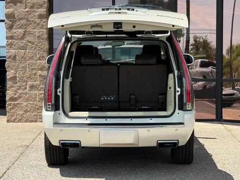 Used 2013 Cadillac Escalade Platinum AWD/4WD image 30