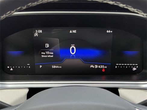 Used 2025 Volkswagen Taos SE image 13