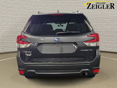 Used 2022 Subaru Forester Premium AWD/4WD image 6