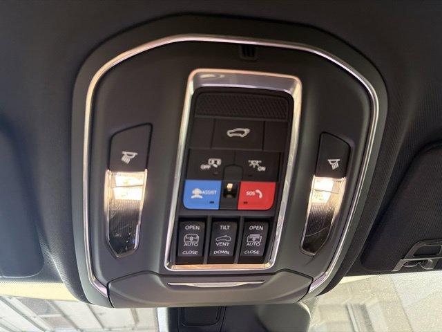 New 2026 Jeep Grand Cherokee Limited w/ Trailer Tow Package AWD/4WD image 25