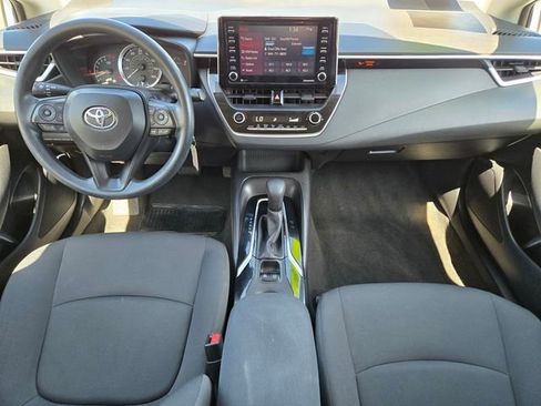 Used 2021 Toyota Corolla LE image 12