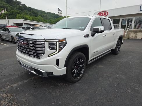 Used 2023 GMC Sierra 1500 Denali w/ Denali Reserve Package AWD/4WD image 3