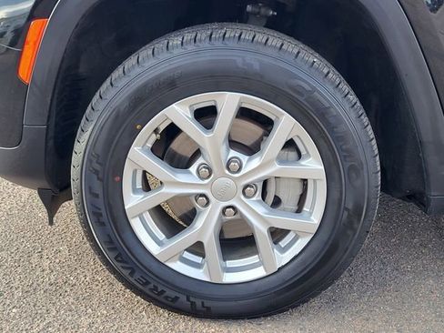 Used 2023 Jeep Grand Cherokee Limited image 10