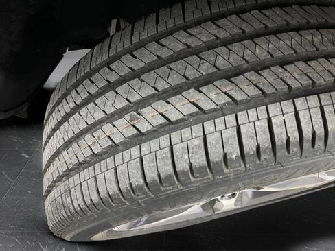 New 2026 Jeep Grand Cherokee Limited w/ Luxury Tech Group II image 38