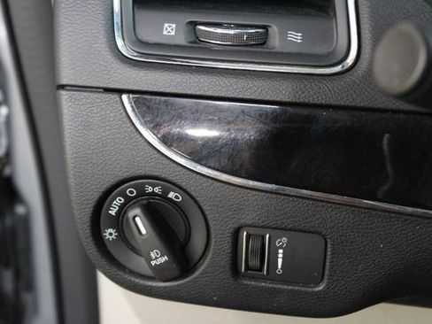 Used 2019 Dodge Grand Caravan SXT FWD image 19