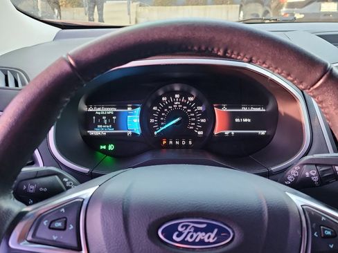 Used 2020 Ford Edge SEL FWD image 11