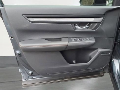 Used 2025 Honda CR-V Sport image 19