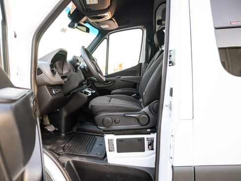 Used 2021 Mercedes-Benz Sprinter 3500 image 46