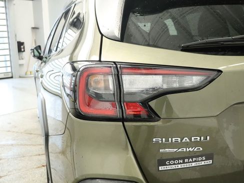 Used 2025 Subaru Outback Premium AWD/4WD image 18