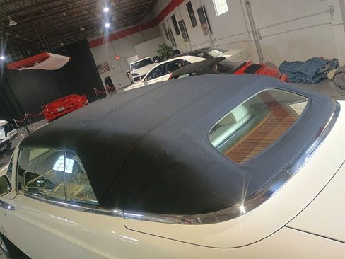 Used 2011 Rolls-Royce Phantom Drophead Coupe image 59