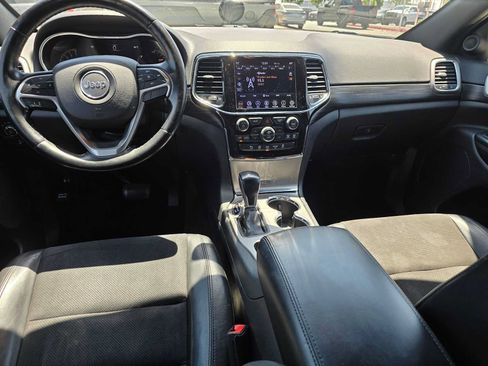 Used 2020 Jeep Grand Cherokee Altitude RWD image 18
