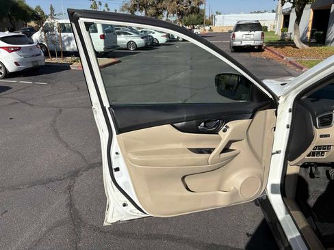 Used 2014 Nissan Rogue SL image 12