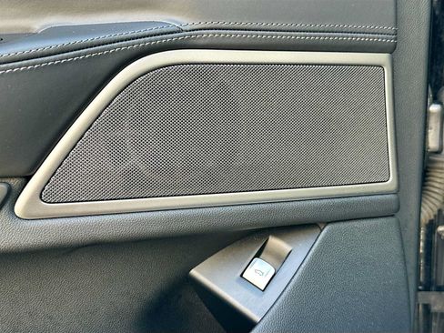 Used 2021 BMW 740i w/ Premium Package RWD image 19