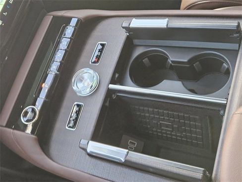 New 2025 Lincoln Navigator L Reserve image 19