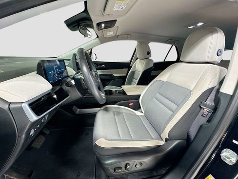 Used 2024 Honda Prologue EX image 12