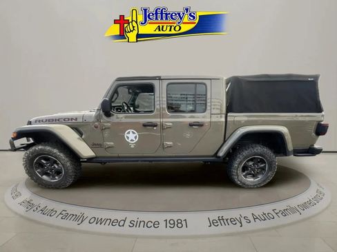 Used 2020 Jeep Gladiator Rubicon AWD/4WD image 2
