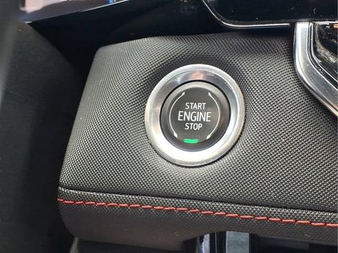 Used 2023 Chevrolet Colorado Z71 w/ Z71 Convenience Package 2 AWD/4WD image 10