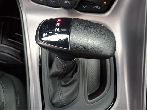 Used 2023 Dodge Challenger SXT w/ Plus Package image 17