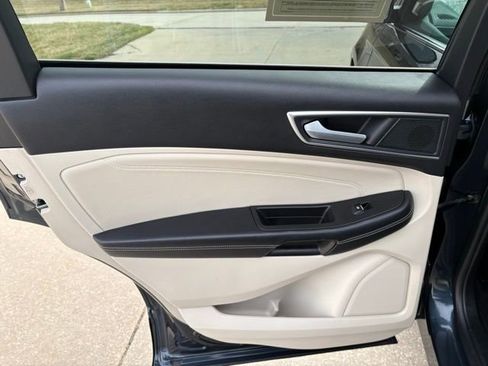 Used 2024 Ford Edge Titanium image 22