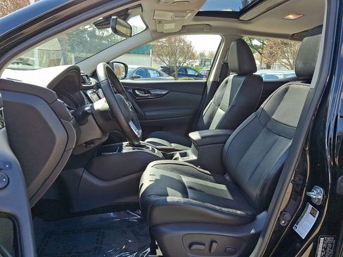 Used 2019 Nissan Rogue Sport SL w/ Premium Package image 15