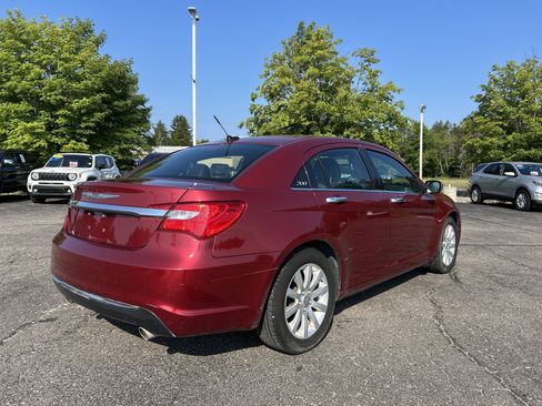 Used 2013 Chrysler 200 Limited FWD image 3