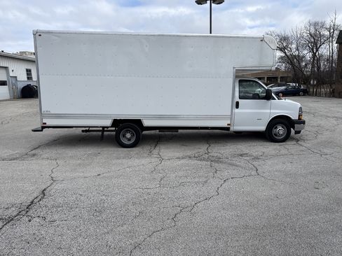 Used 2023 Chevrolet Express 3500 w/ Power Convenience Package image 12