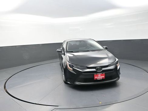 Used 2024 Toyota Corolla LE FWD image 28