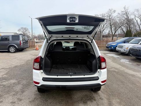 Used 2016 Jeep Compass Latitude image 13