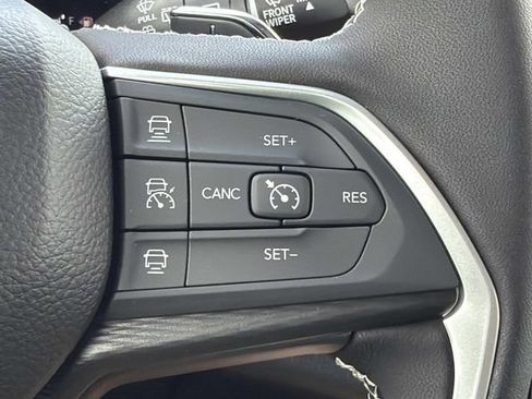 New 2026 Jeep Grand Cherokee L Laredo w/ Trailer Tow Package RWD image 31