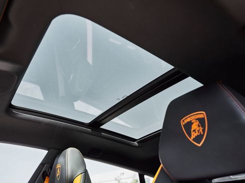 Used 2023 Lamborghini Urus Performante AWD/4WD image 60