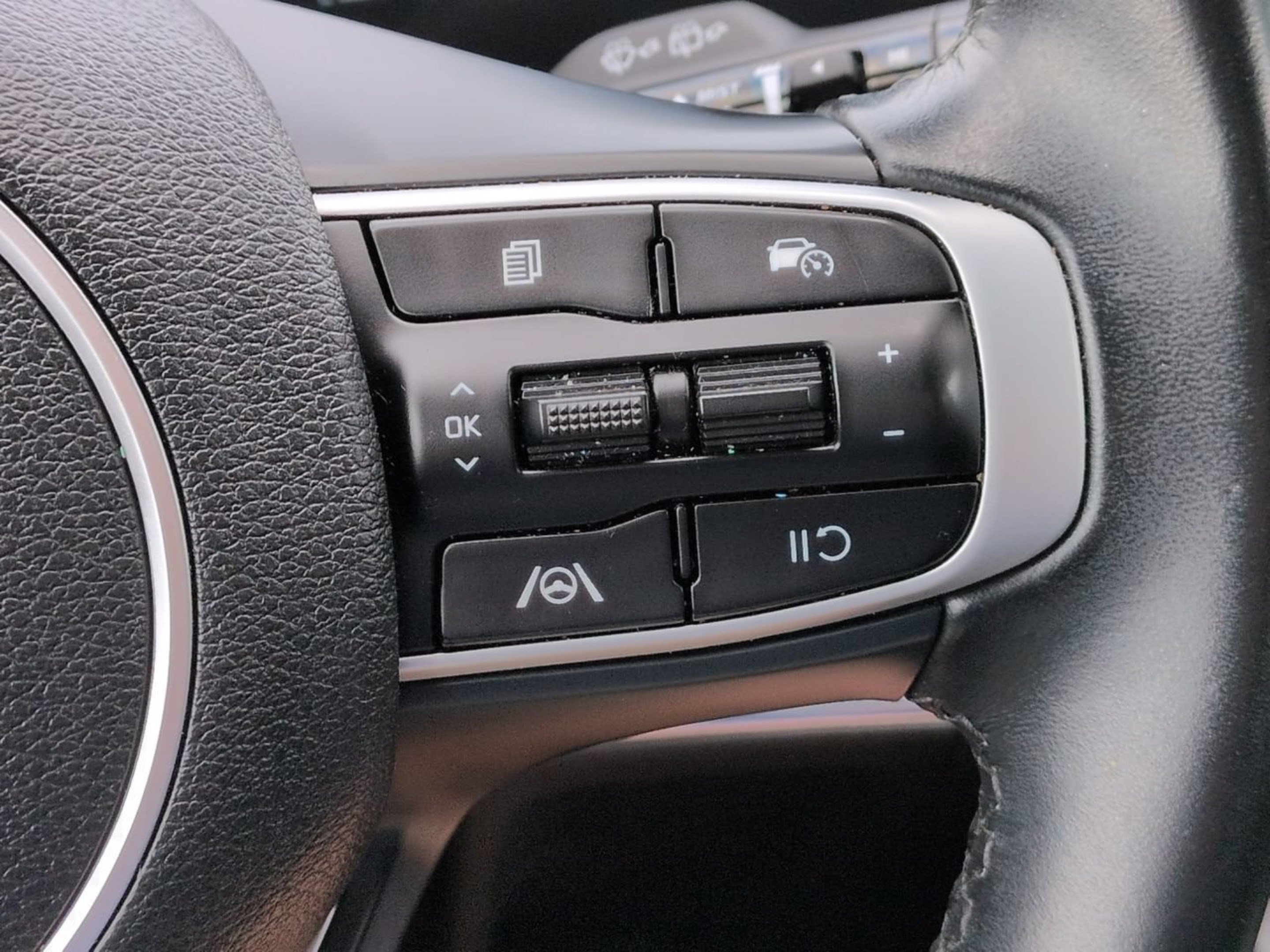 Certified 2023 Kia Sportage EX FWD image 31
