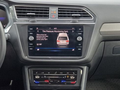 Certified 2023 Volkswagen Tiguan SE FWD image 16
