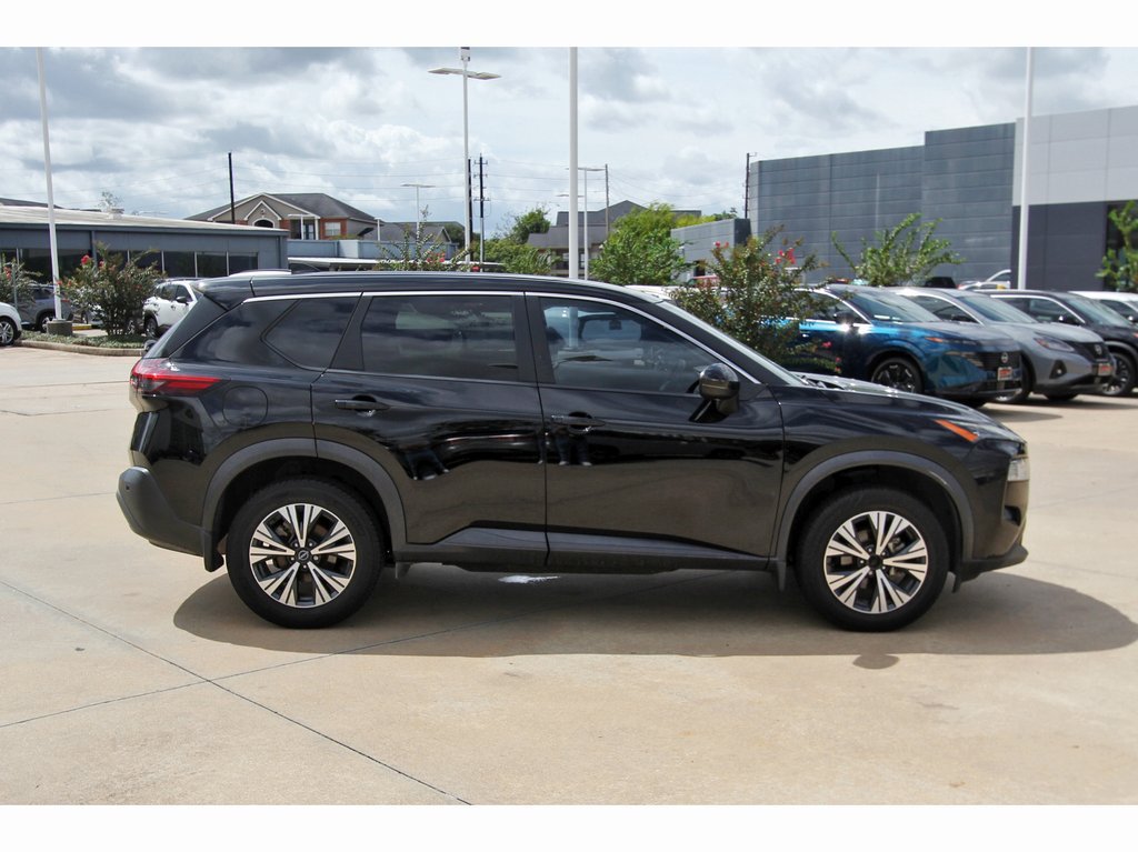 Used 2022 Nissan Rogue SV FWD image 6