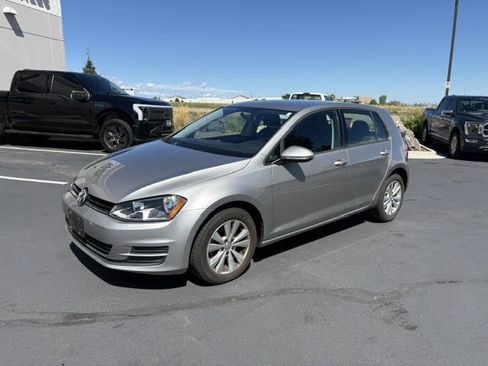 Used 2015 Volkswagen Golf TDI S FWD image 2