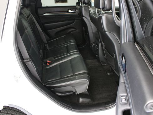 Used 2019 Jeep Grand Cherokee Overland RWD image 38