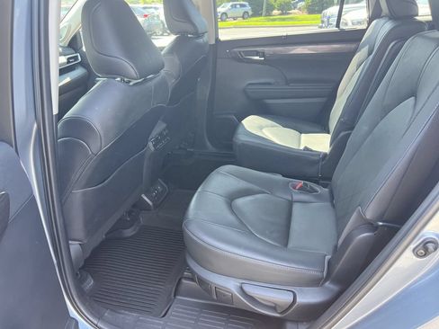 Used 2020 Toyota Highlander Platinum AWD/4WD image 32