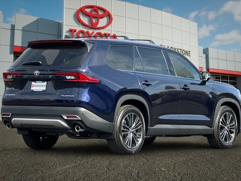 Certified 2026 Toyota Grand Highlander AWD Hybrid image 3
