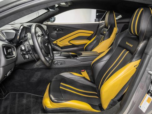 Used 2019 Aston Martin V8 Vantage Coupe image 13
