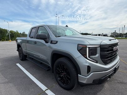 Used 2025 GMC Sierra 1500 Pro w/ Graphite Edition