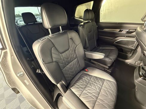 Used 2024 Kia Telluride EX X-Line AWD/4WD image 31