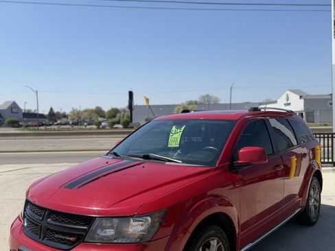 Used 2017 Dodge Journey Crossroad FWD image 3