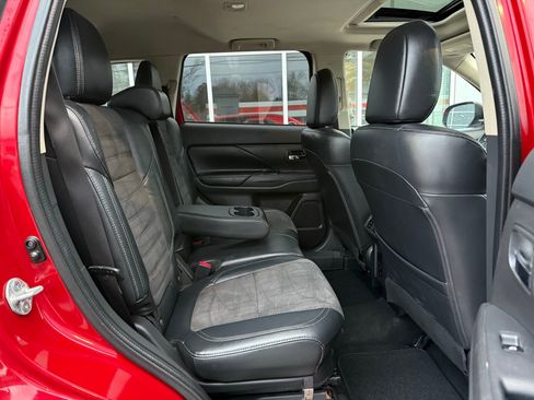 Used 2020 Mitsubishi Outlander SE image 30