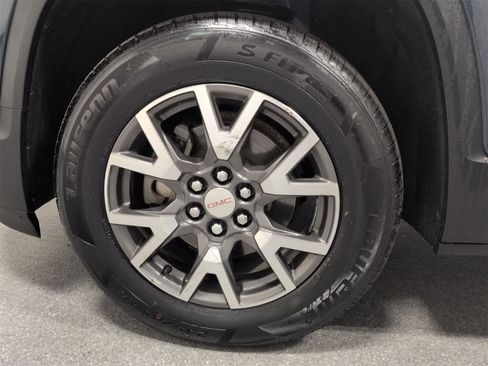 Used 2020 GMC Acadia SLE image 15