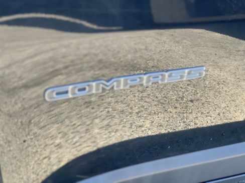 Used 2019 Jeep Compass Latitude image 23