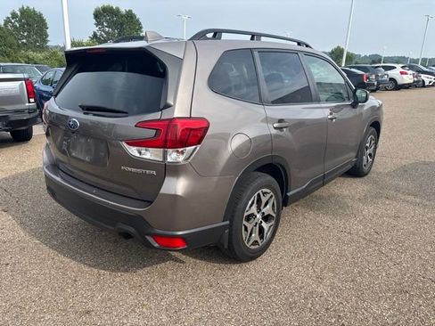 Used 2022 Subaru Forester Premium AWD/4WD image 3