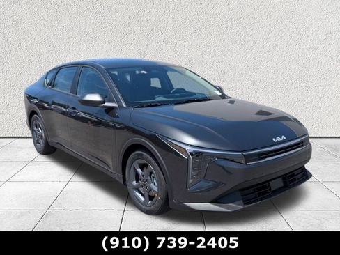 New 2026 Kia K4 FWD image 1