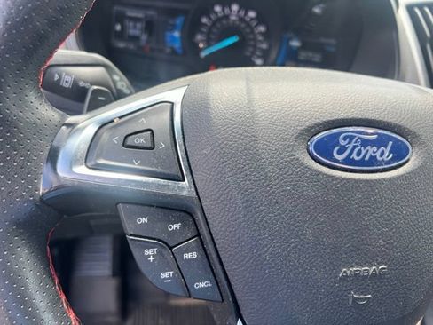 Used 2024 Ford Edge ST-Line w/ Class II Trailer Tow Package AWD/4WD image 28