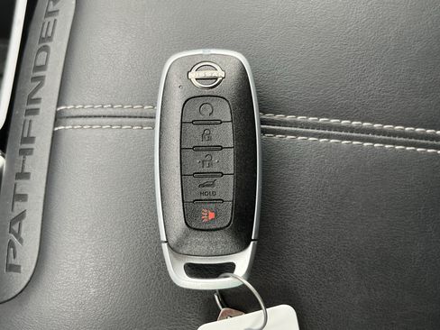 Used 2023 Nissan Pathfinder SL w/ SL Premium Package AWD/4WD image 34
